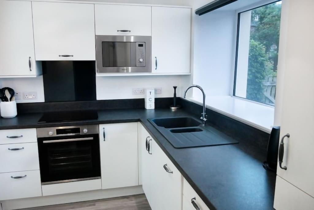 Central 2 Bedroom Luxury Home Close To River Ness Inverness Exteriér fotografie