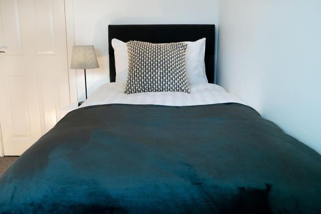 Central 2 Bedroom Luxury Home Close To River Ness Inverness Exteriér fotografie
