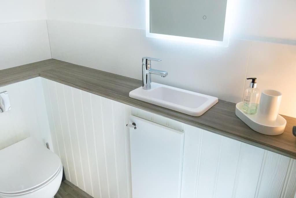 Central 2 Bedroom Luxury Home Close To River Ness Inverness Exteriér fotografie